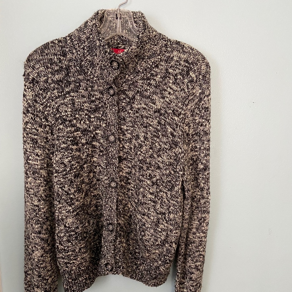 Ak Anne Klein snap closed button up